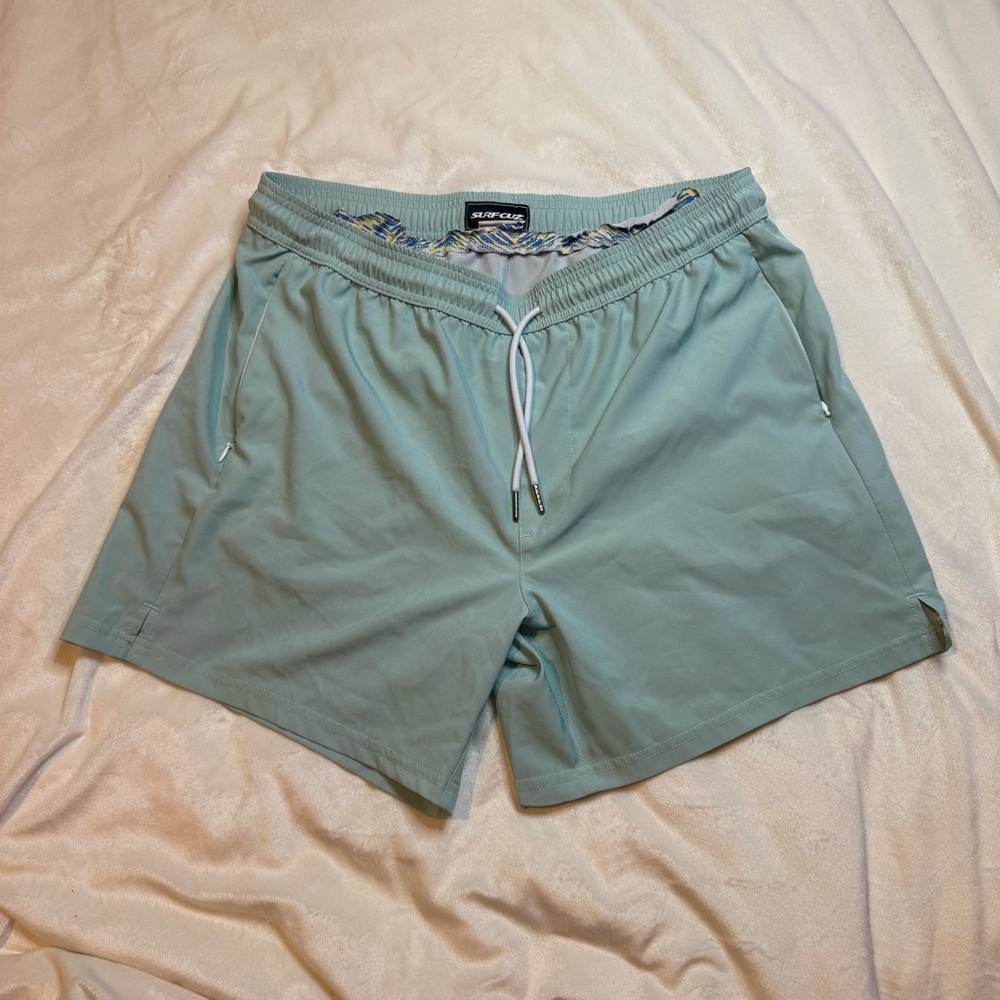 Surf Cuz men’s Light Blue Hybrid Shorts large liner cut out 5-1/2” inseam